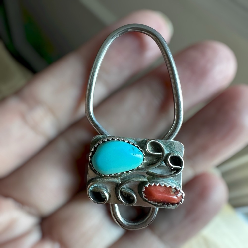 Vintage Pre 1955 Bennett Pat Pend Key Chain Ring 2.1 Inch Turquoise Coral Signed